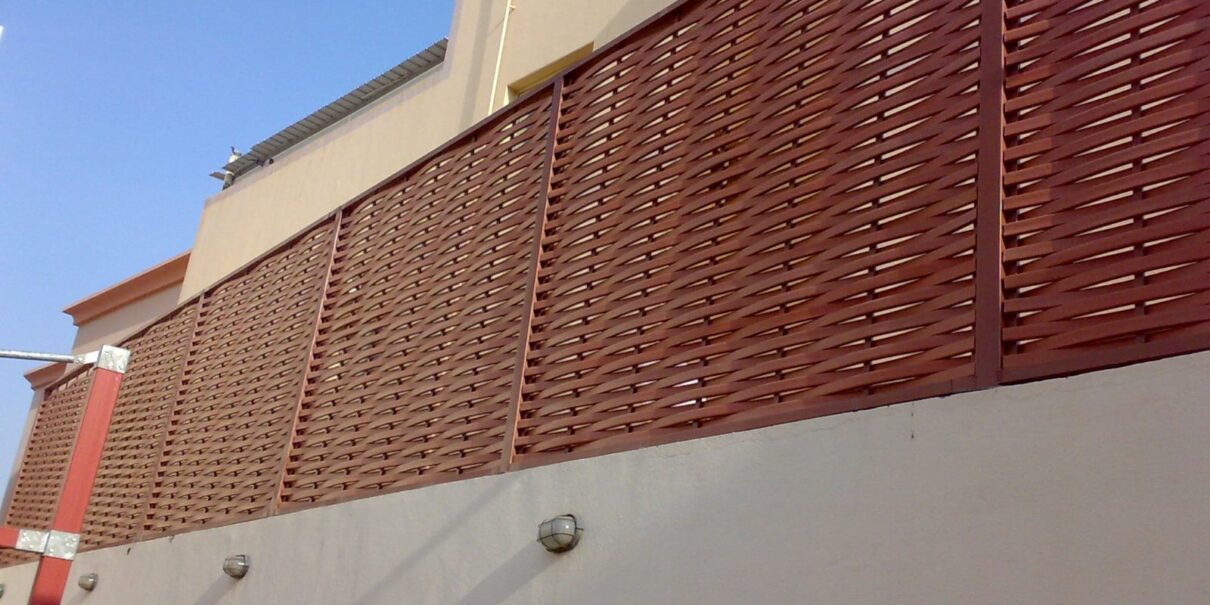 تركيب السواترالخشبيه بالوان متعدده