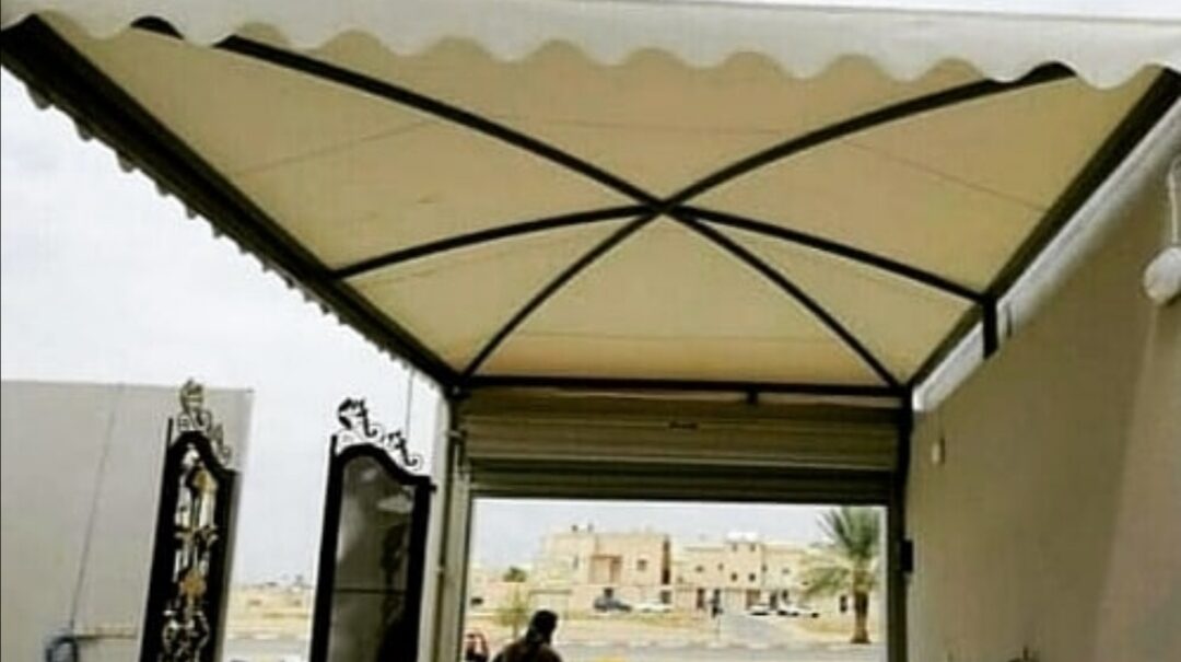 حداد في عرقه مظلات وسواتر حي عرقه