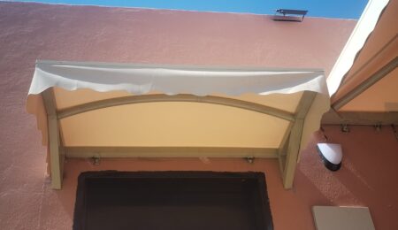 مظلات فوق الباب بالرياض