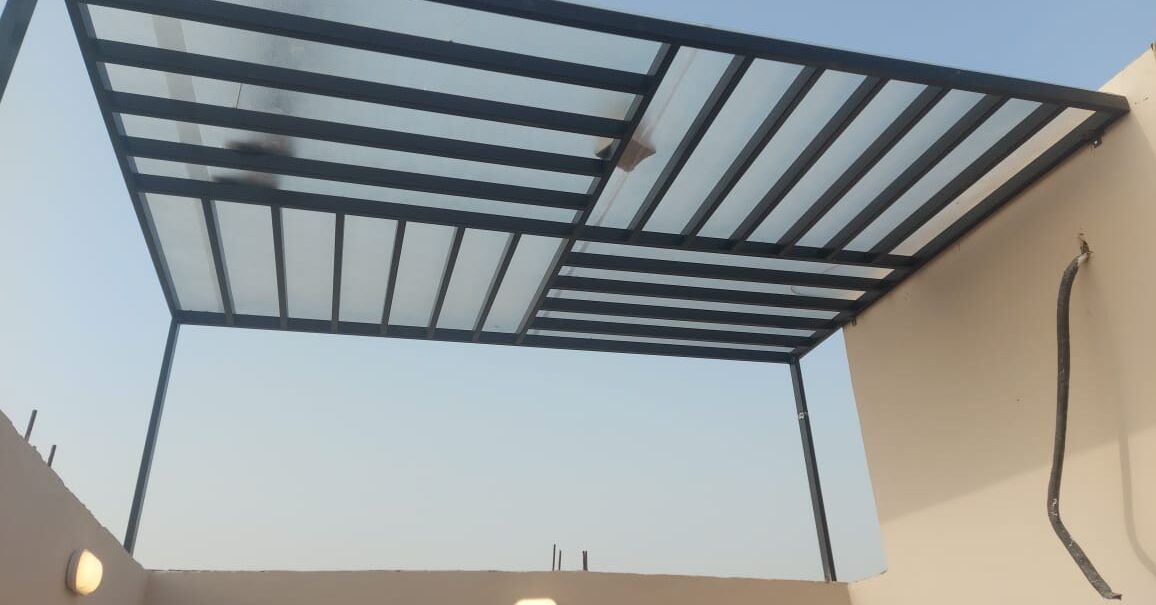 مظلات للسطح